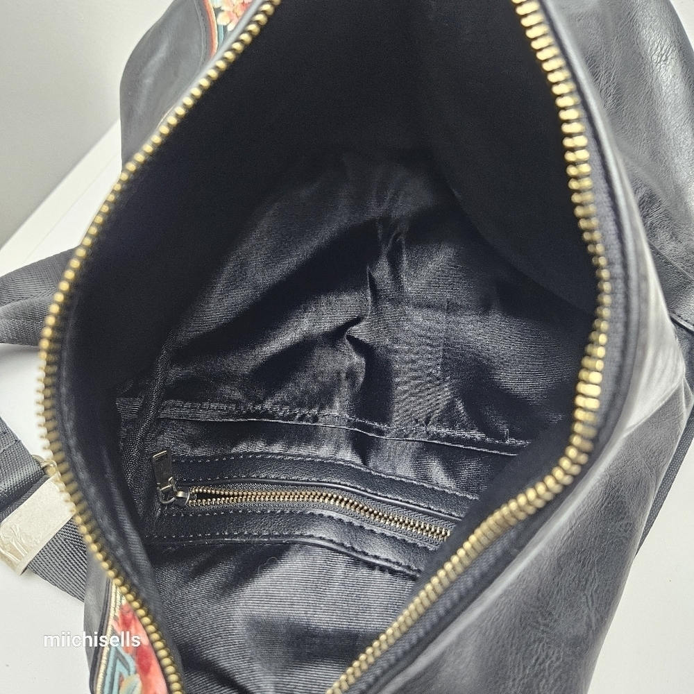 Leather backpack with embroidery - Picture 8 of 10
